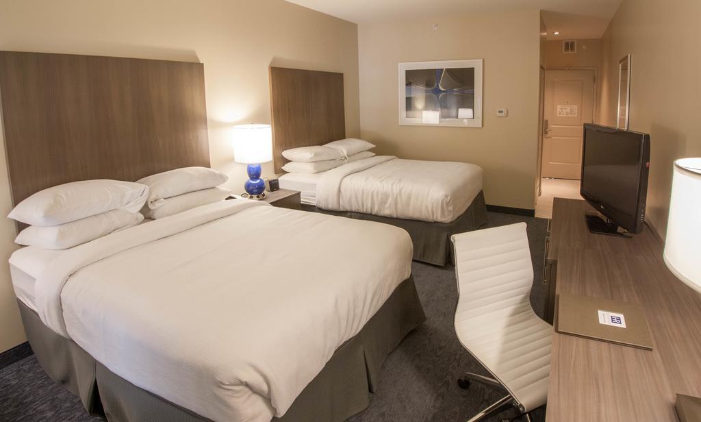 Hotel Renovo Des Moines Urbandale,Tapestry Collection Hilton Экстерьер фото